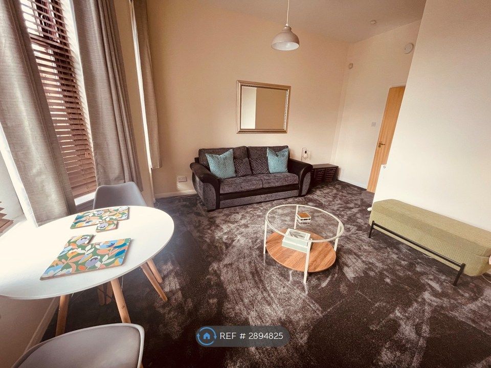 Property photo 2 of 7 Living Room