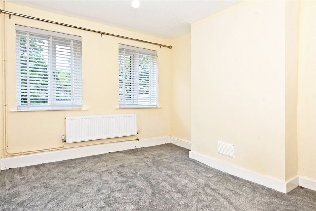 Property photo 3 of 17 Dining Room