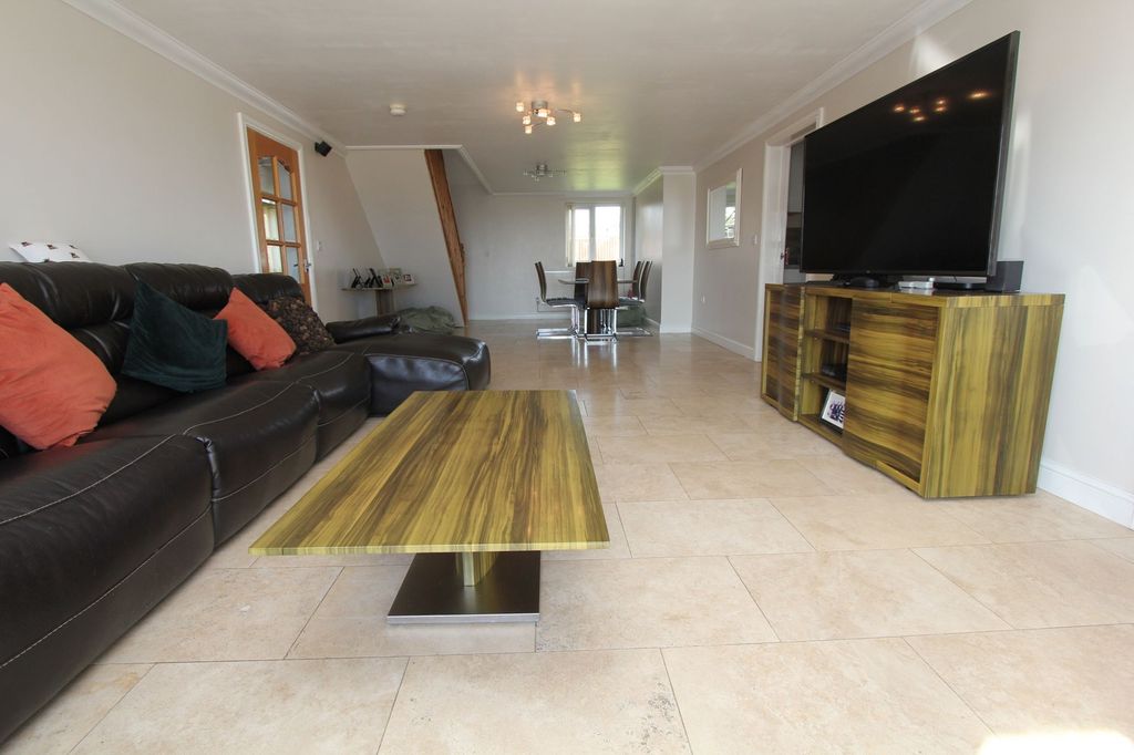 Property photo 3 of 30