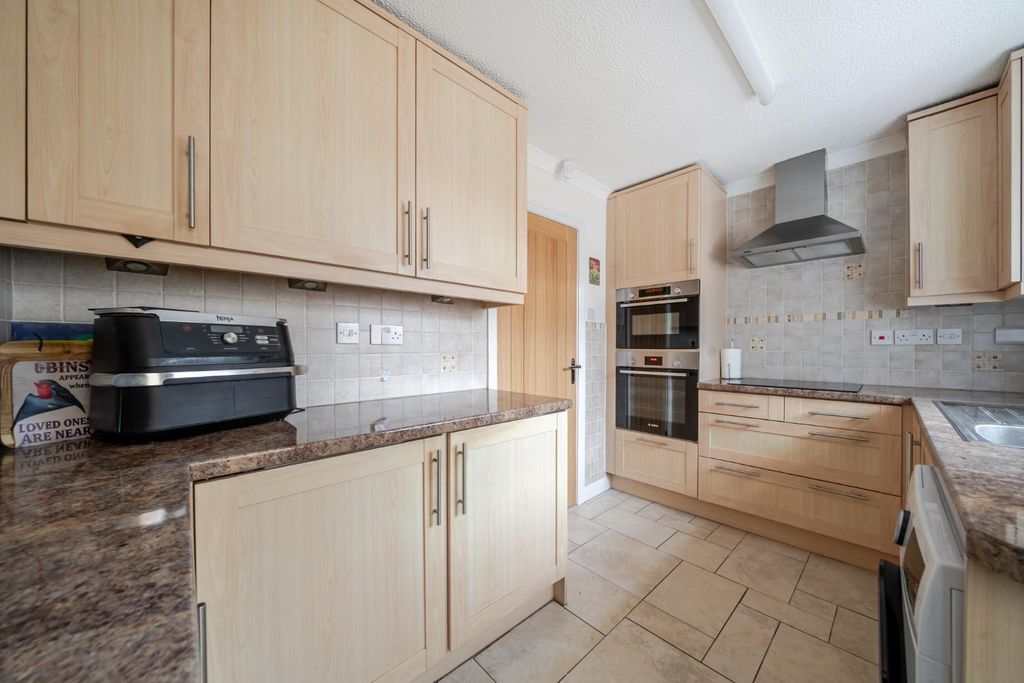 Property photo 2 of 13 1446982-7-69E21A5Df23E2.Jpg
