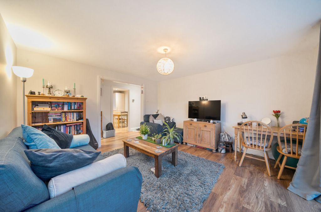 Property photo 3 of 17 1376966-21-691Ca2...