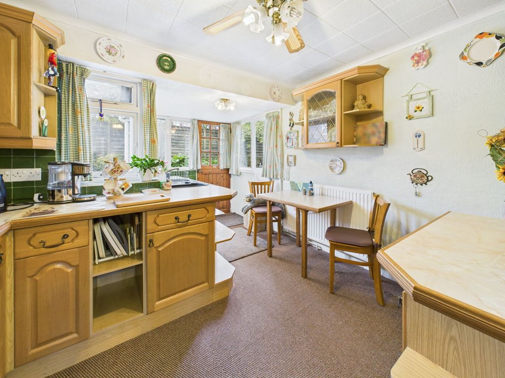 Property photo 3 of 17 Breakfast Kitchen