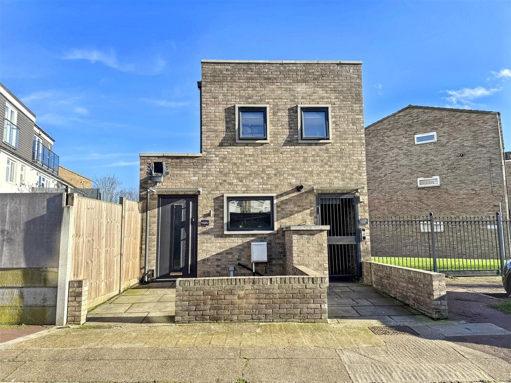 Property photo 1 of 14 External