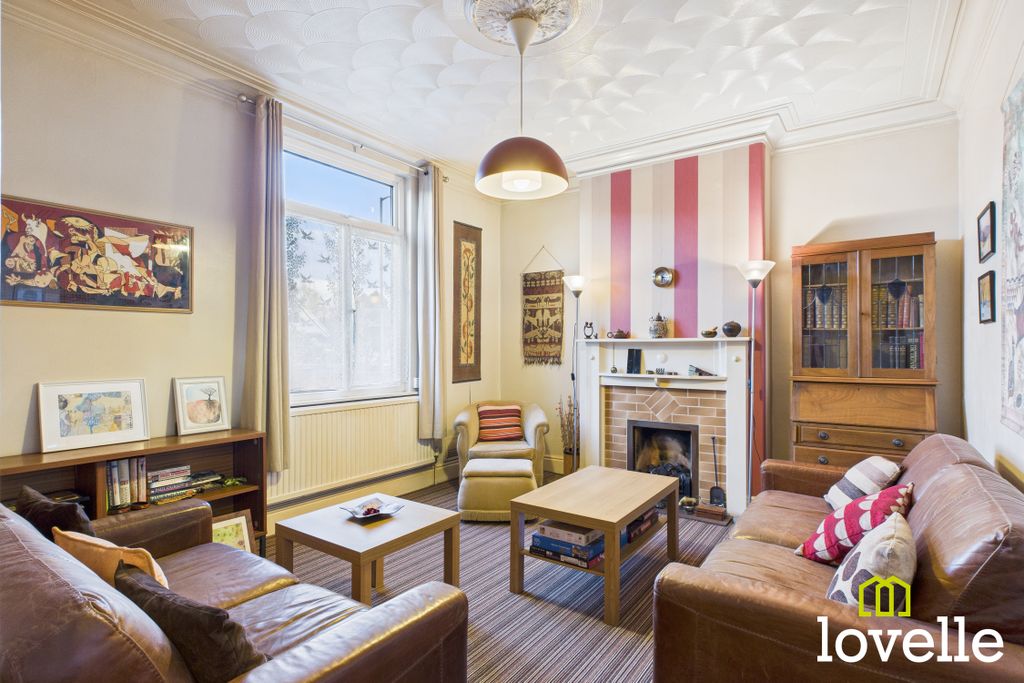 Property photo 3 of 24