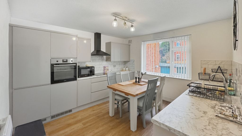 Property photo 2 of 6 Photo 2