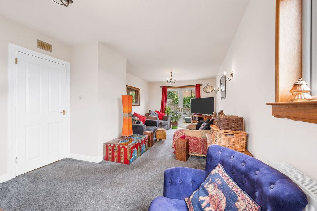 Property photo 3 of 32
