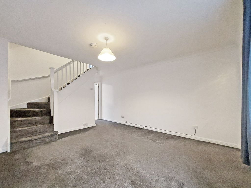 Property photo 2 of 18 4700714