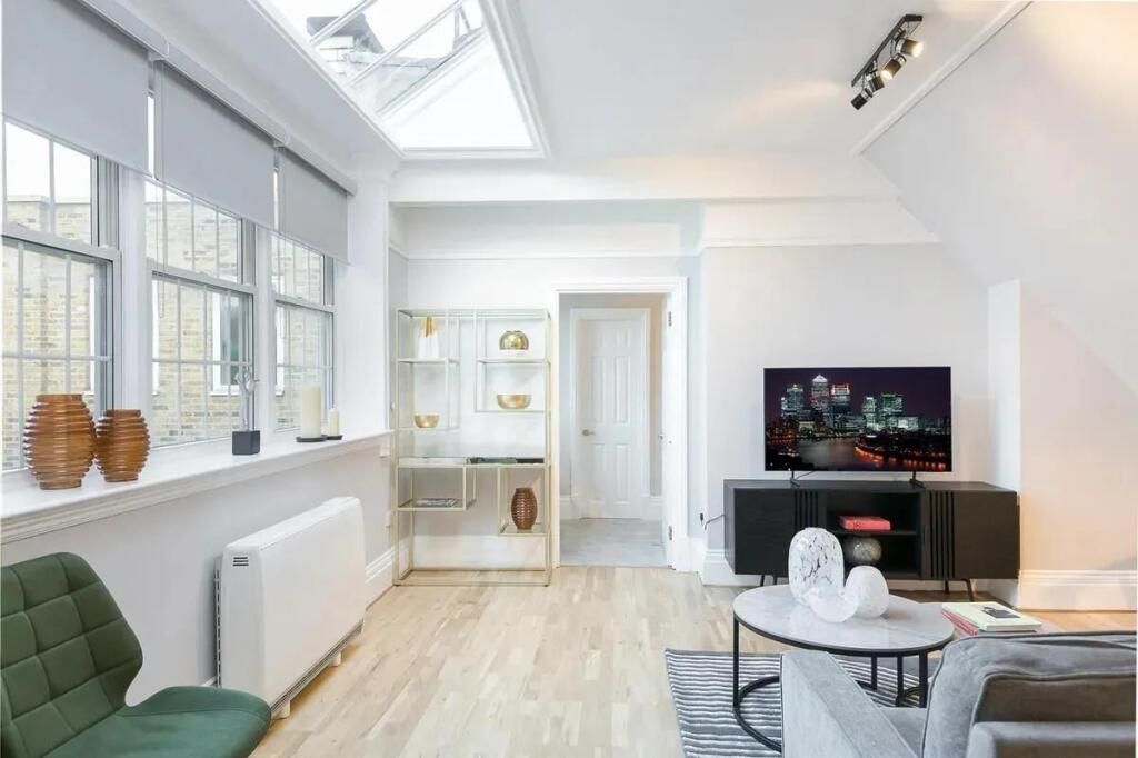 Property photo 3 of 15 Reception