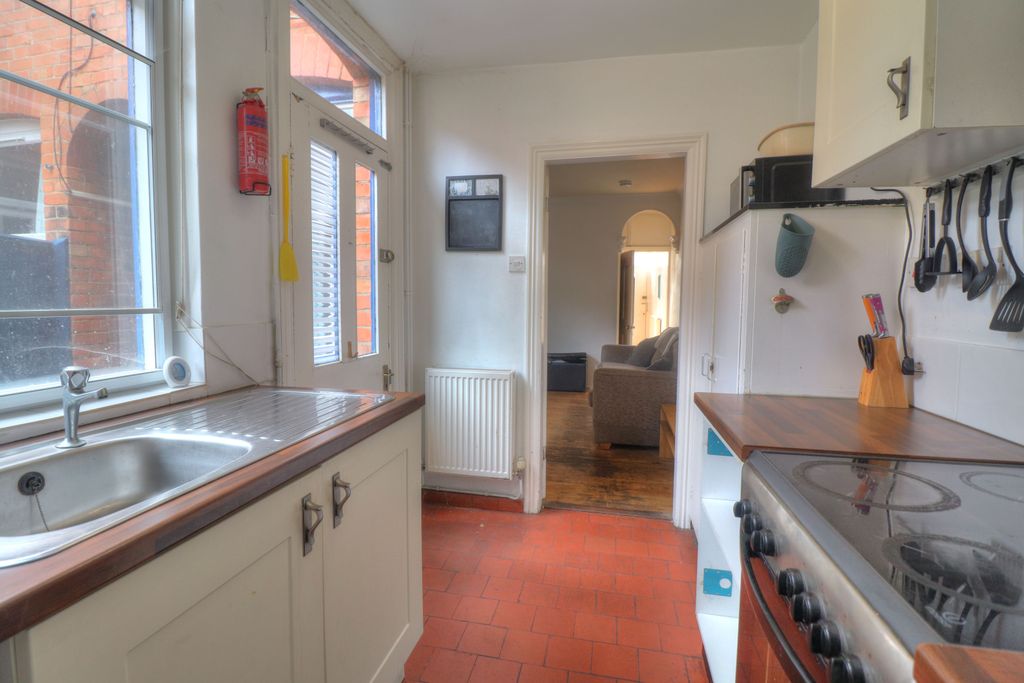 Property photo 2 of 20 Kitchen