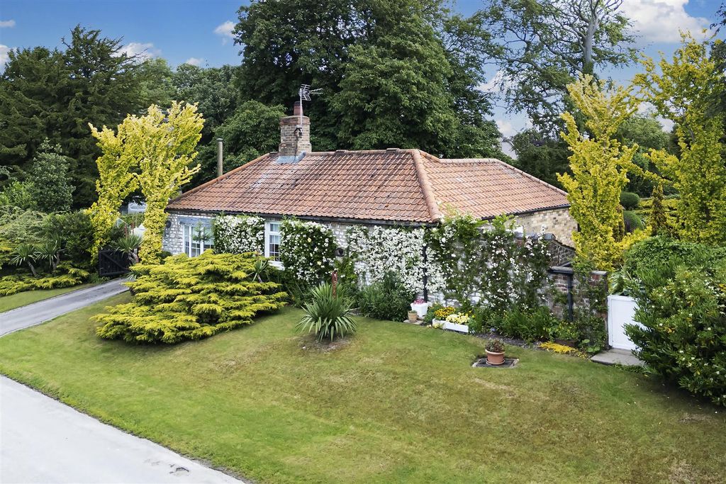 Property photo 1 of 28