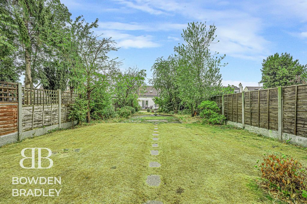 Property photo 2 of 20