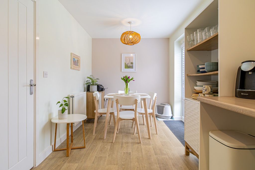 Property photo 3 of 24 4917315