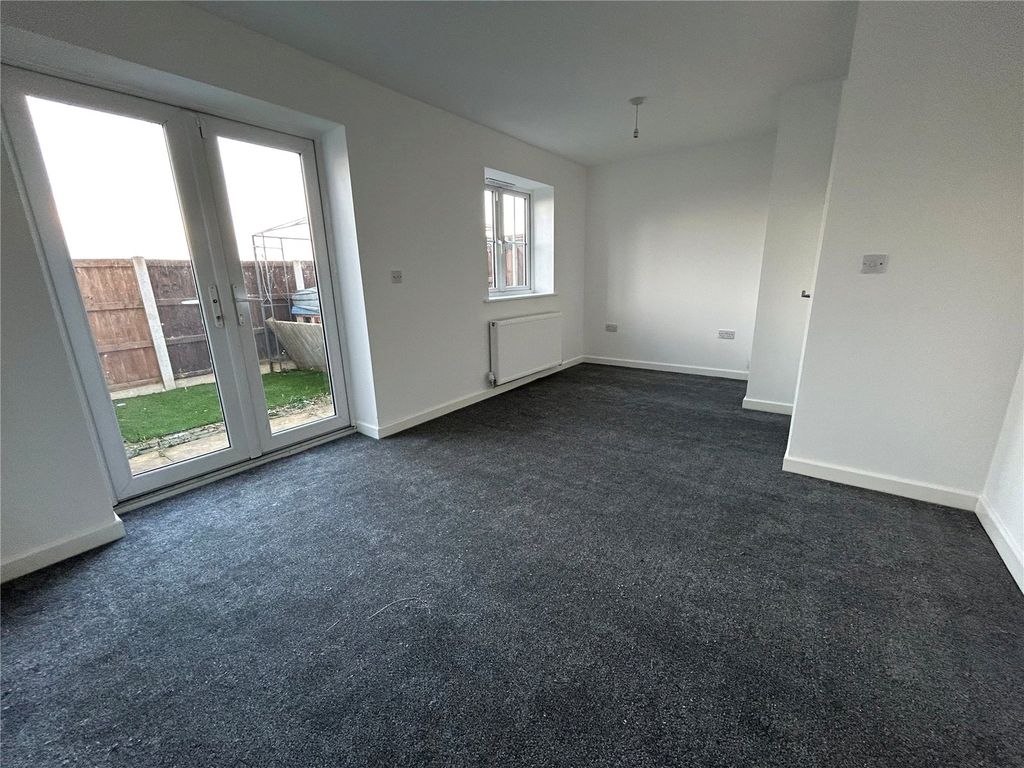 Property photo 3 of 10 Picture No. 12