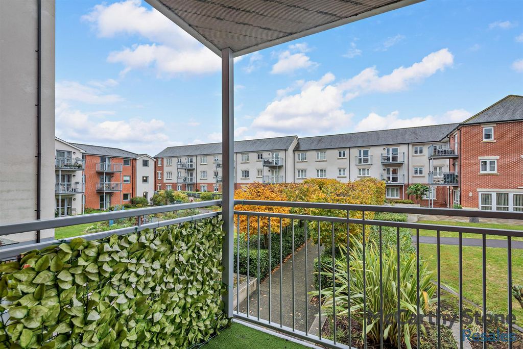 Property photo 3 of 23 8668087-Exterior01-800.Jpg