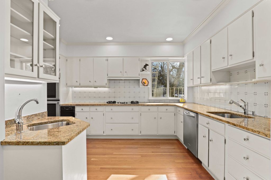 Property photo 2 of 12 <Alttext/>