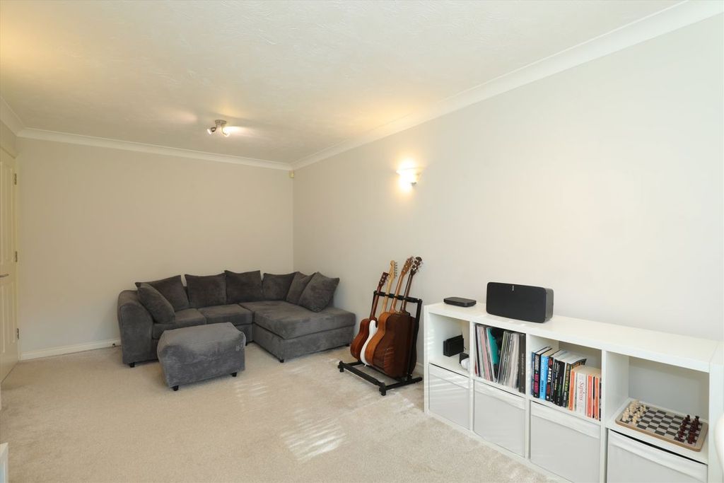 Property photo 2 of 8