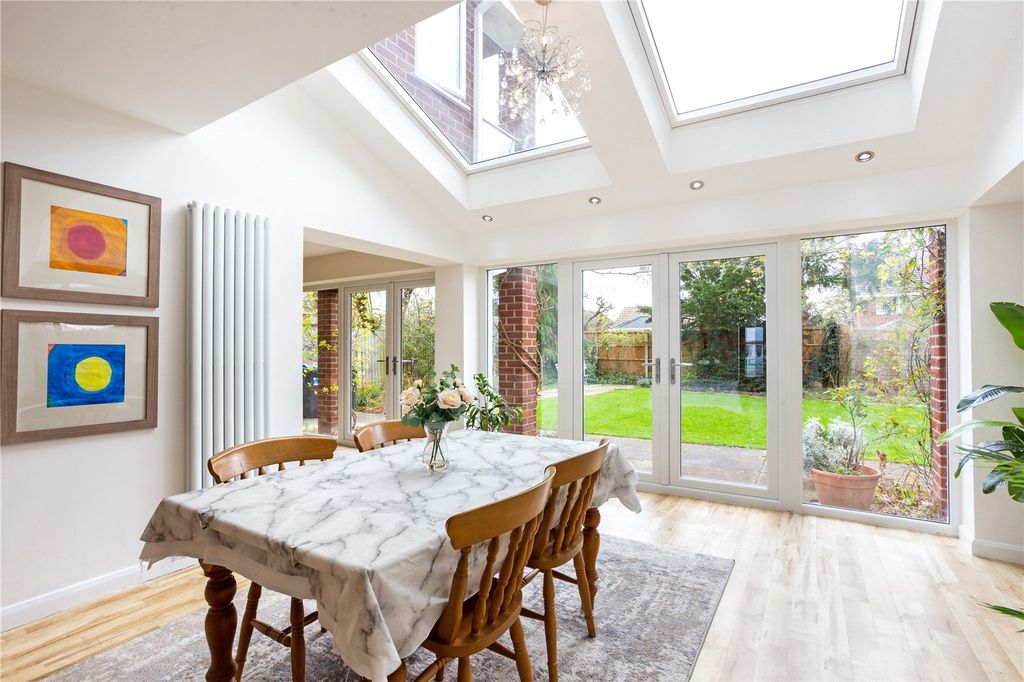 Property photo 3 of 13 Garden Room/Dining