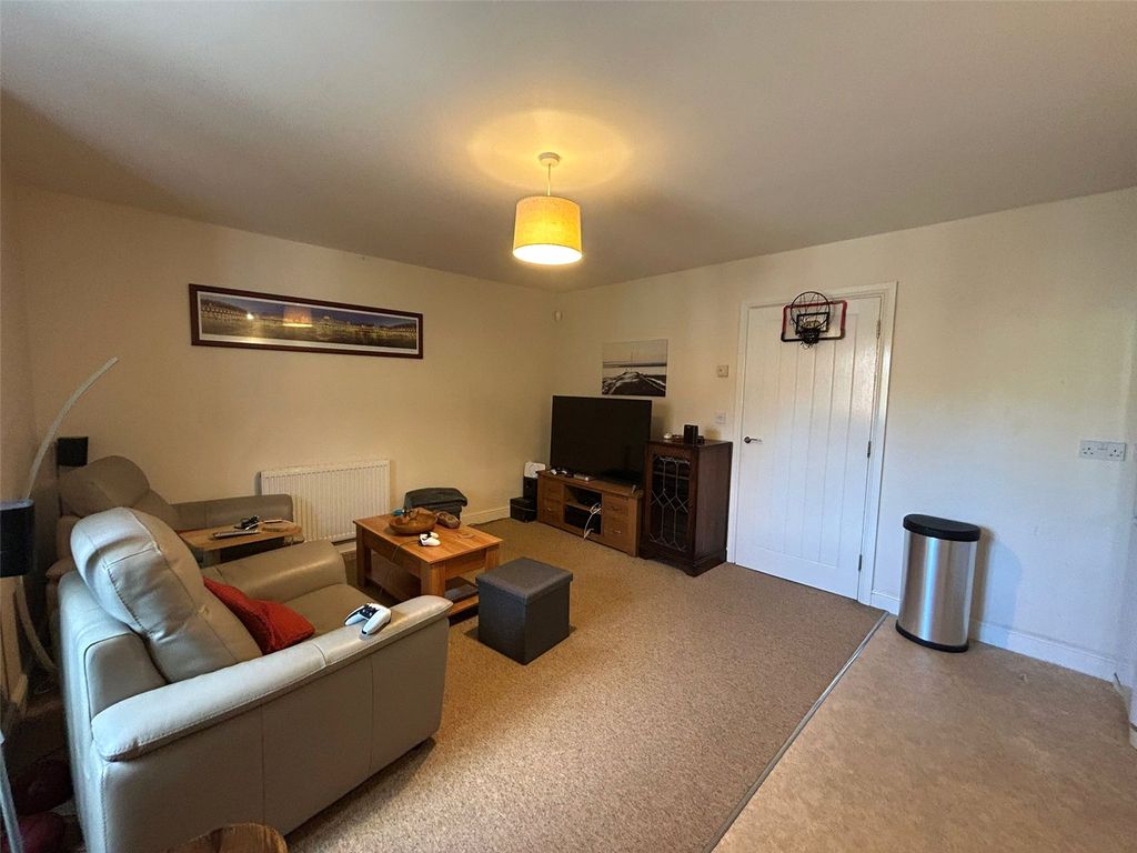 Property photo 3 of 8 Picture No. 17