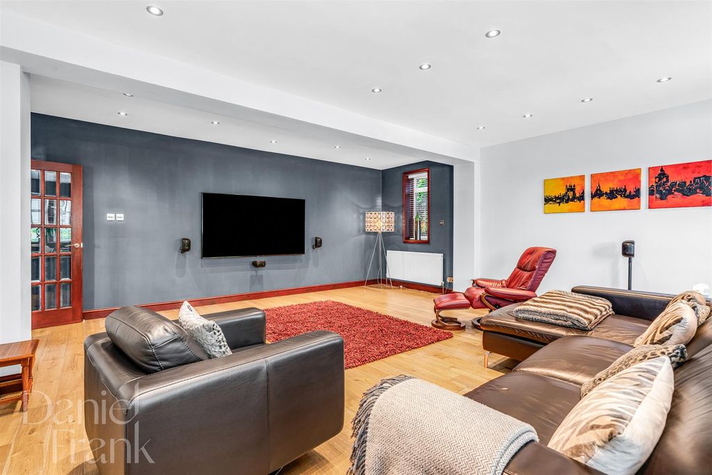 Property photo 3 of 47 Internal-36.Jpg