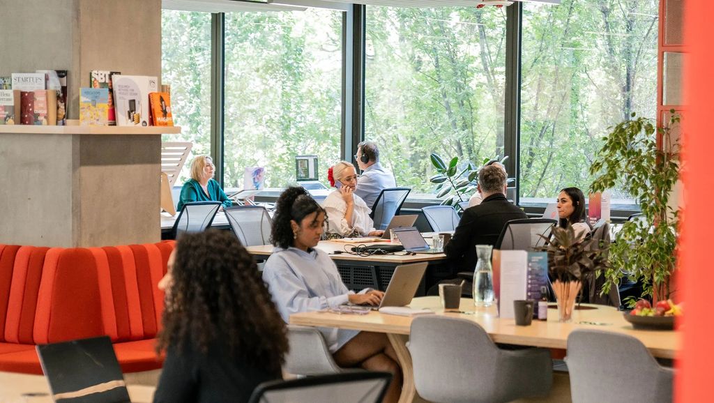 Property photo 2 of 16 Office