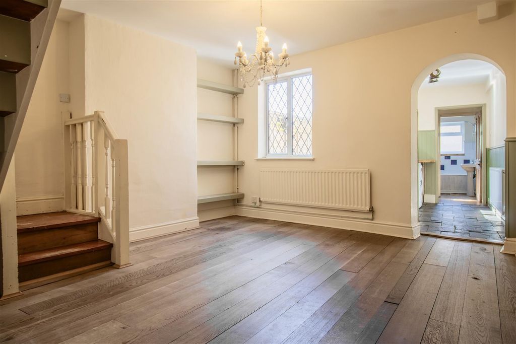 Property photo 2 of 25