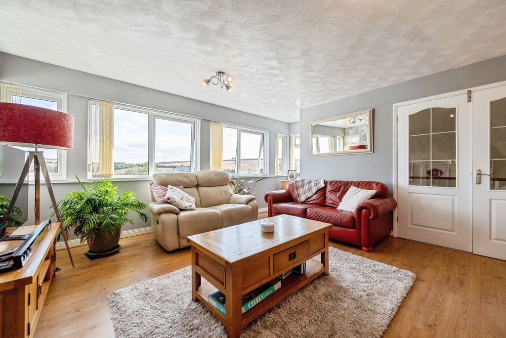 Property photo 3 of 20 Pbox-Img.Jpg