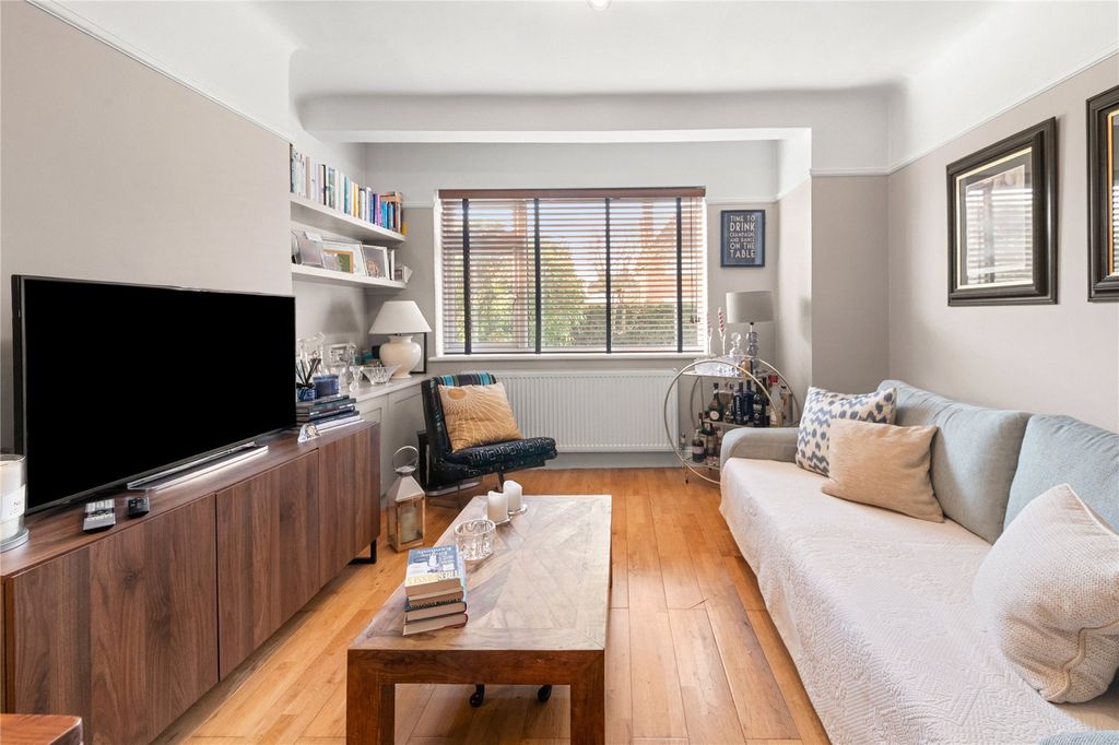 Property photo 3 of 13 Picture No. 02