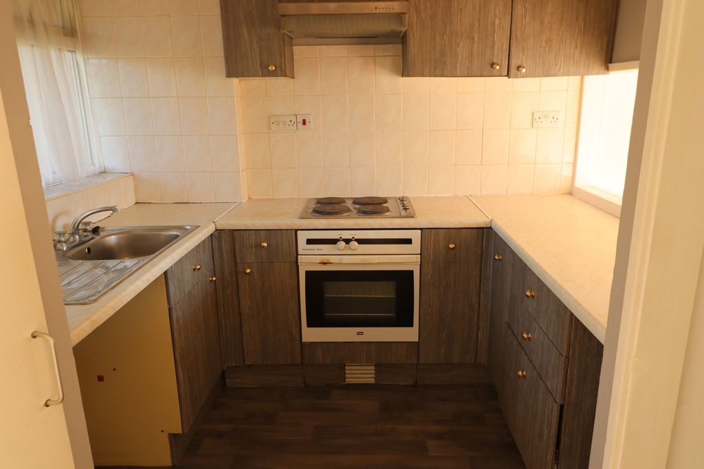 Property photo 2 of 7 Picture No. 28