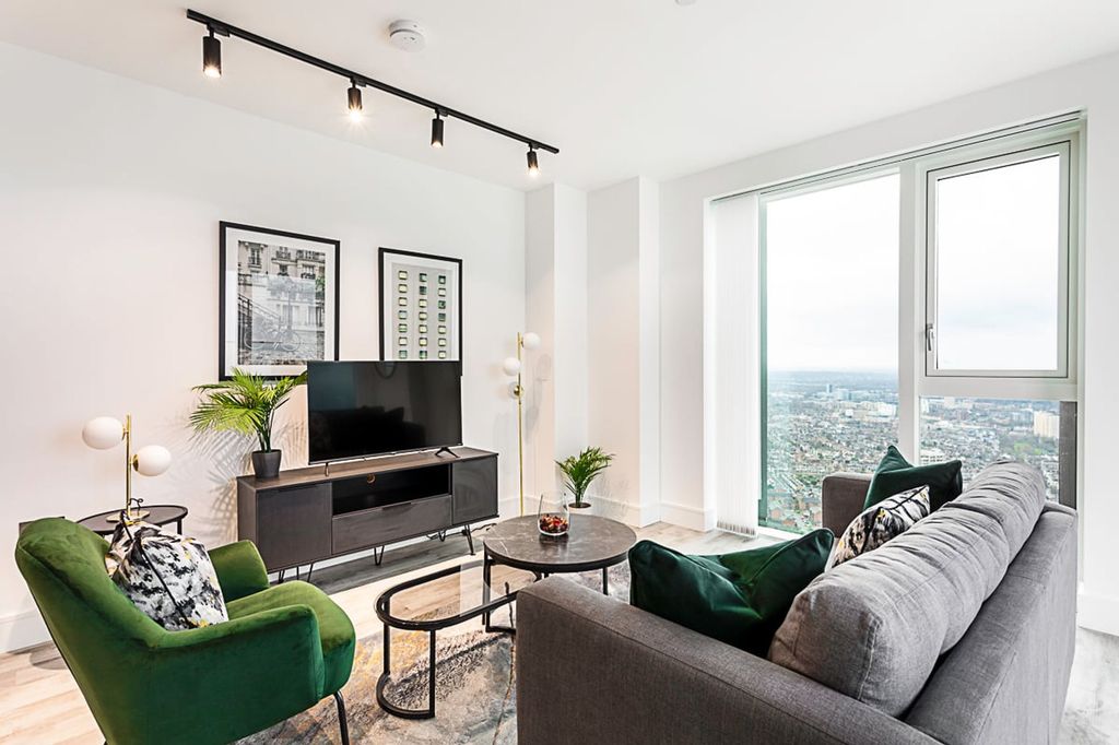 Property photo 1 of 29 Living Room