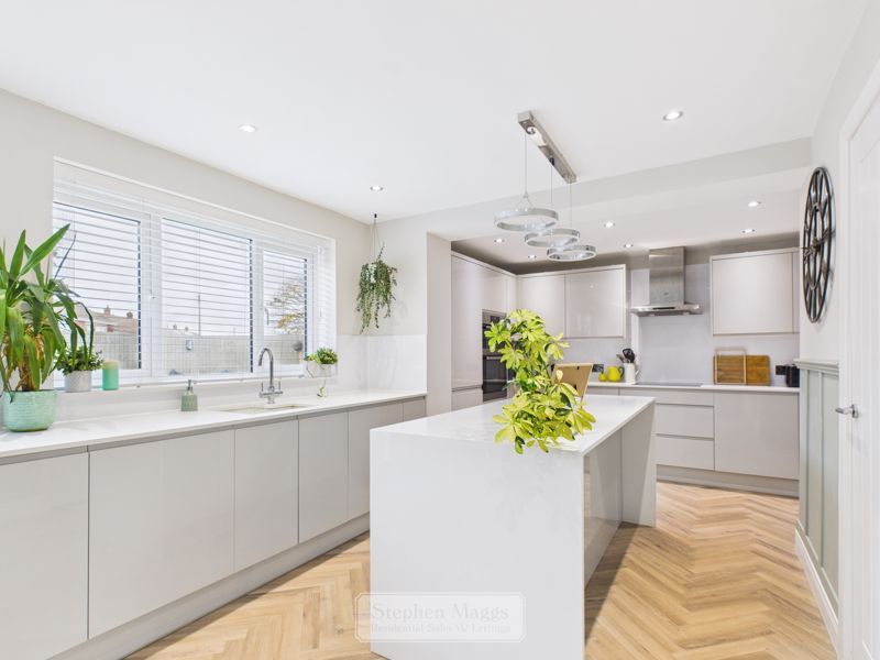 Property photo 2 of 18 Photo 9