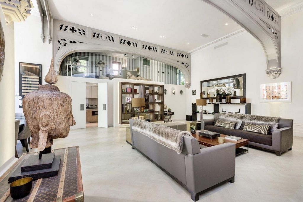 Property photo 3 of 19 Reception Room