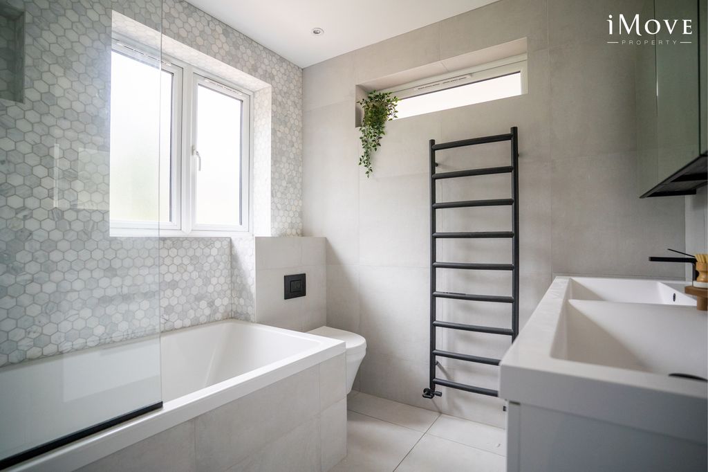 Property photo 3 of 30