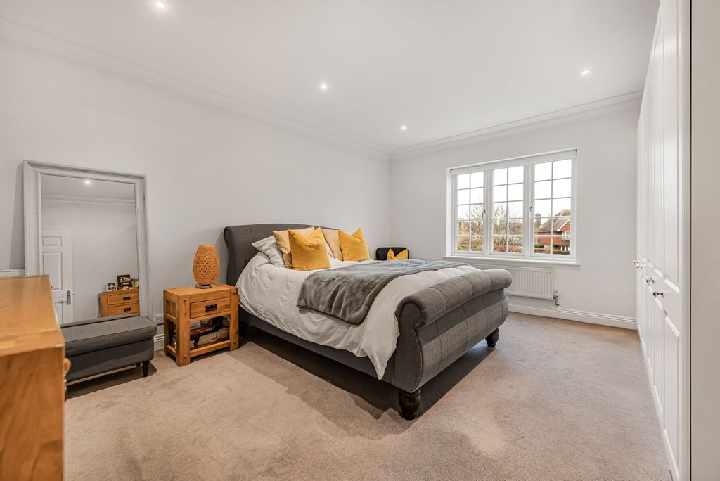 Additional image 12 of 5 bed detached house for saleHine Close, Coulsdon CR5
