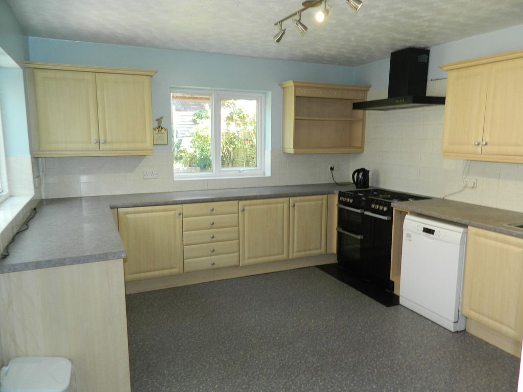 Property photo 2 of 14 Kitchen/Breakfast Room