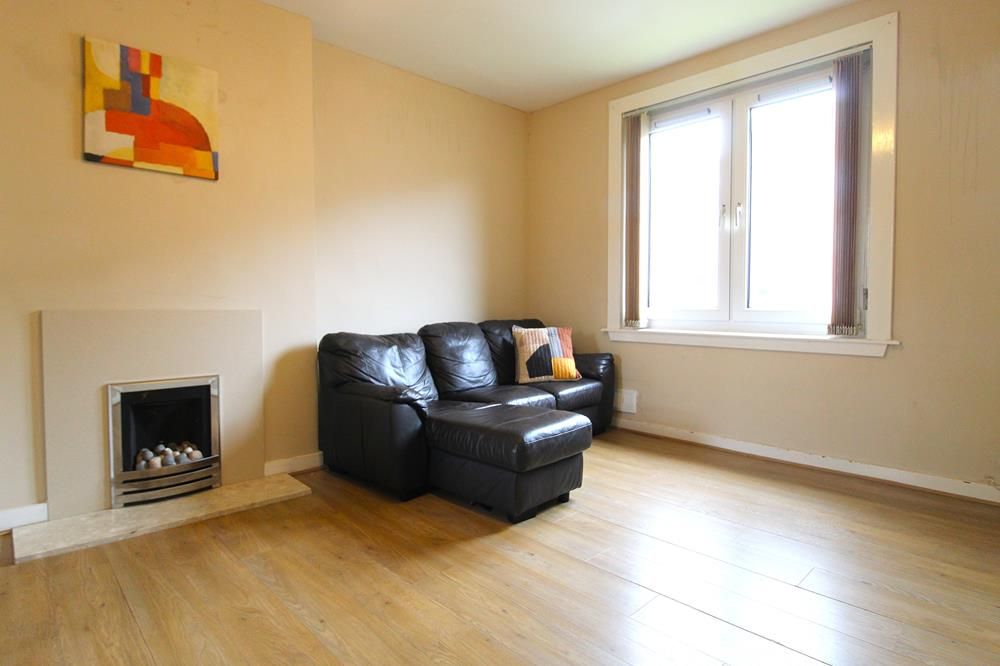 Property photo 1 of 10 Lounge