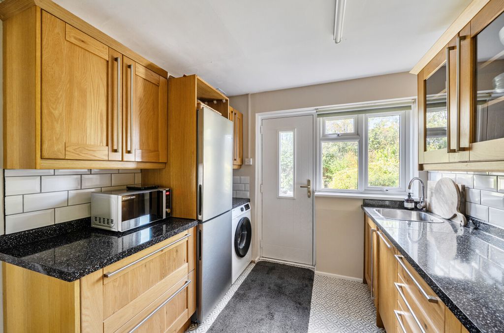 Property photo 3 of 14 Kitchen