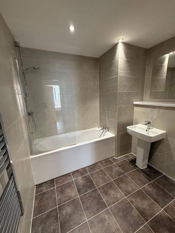 Property photo 2 of 14 4859A1F2-1227-404A-B52F-4c0Fe8A02dc0