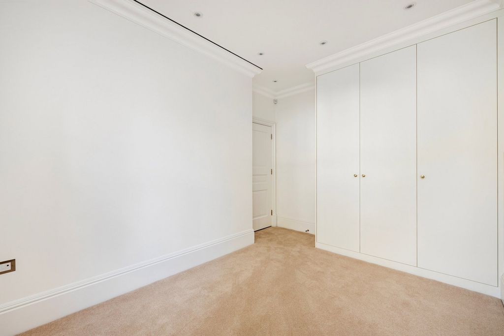 Property photo 3 of 33 Picture 3