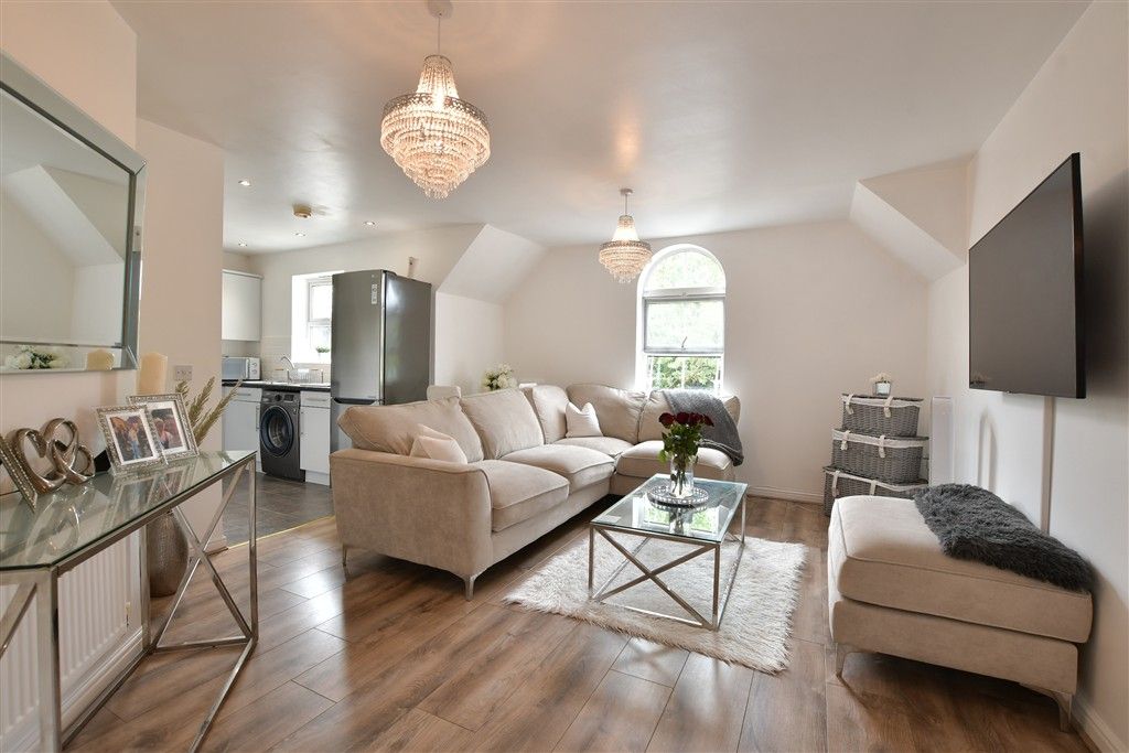 Property photo 1 of 9 Lounge/Diner