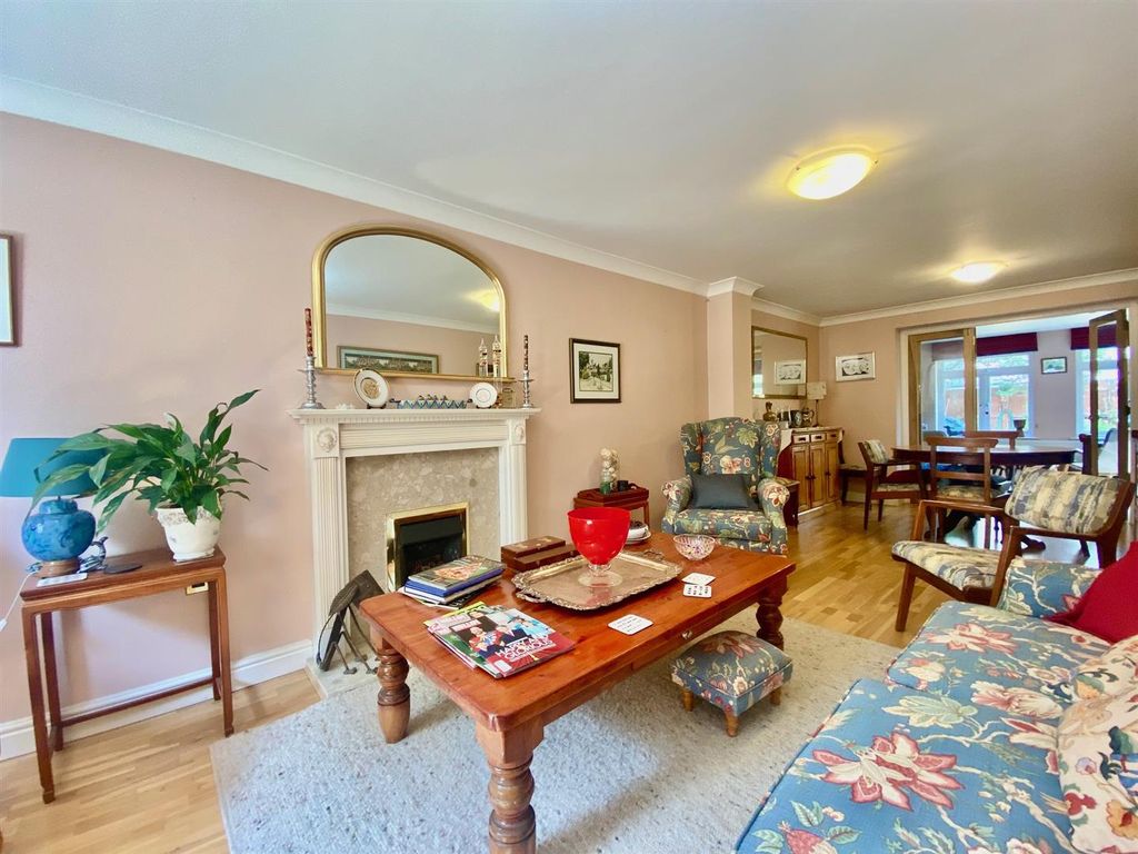 Property photo 2 of 32