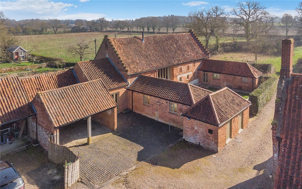 Property photo 1 of 21 Grove Barn