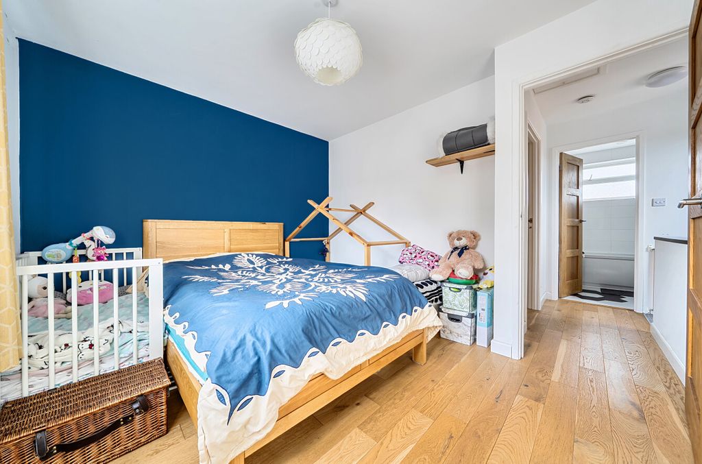 Property photo 3 of 12 15225604