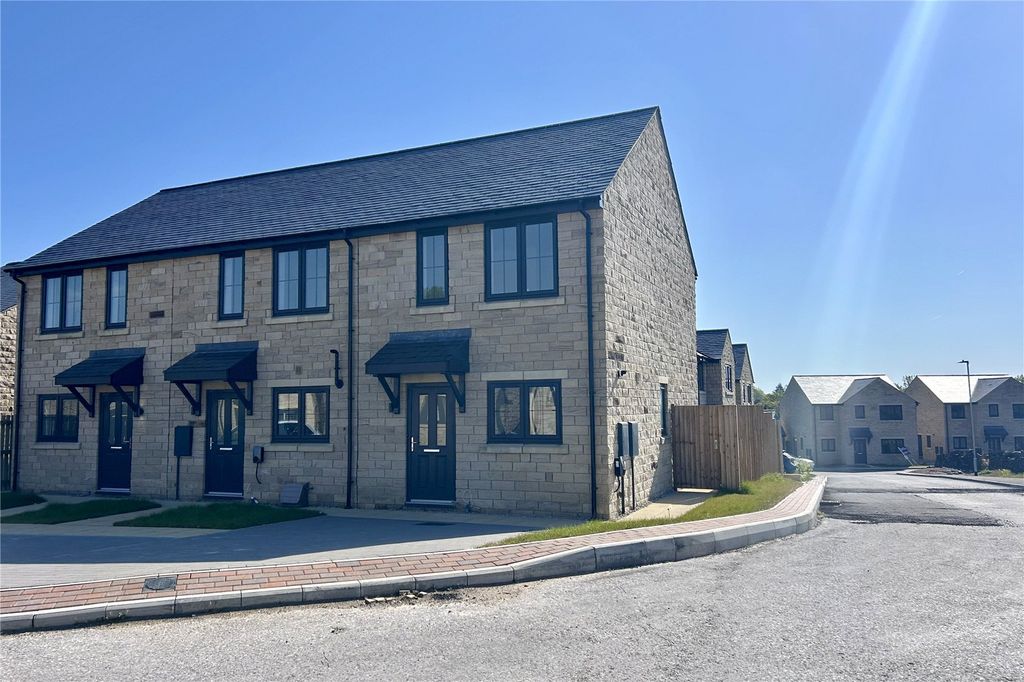 Property photo 1 of 16 Front
