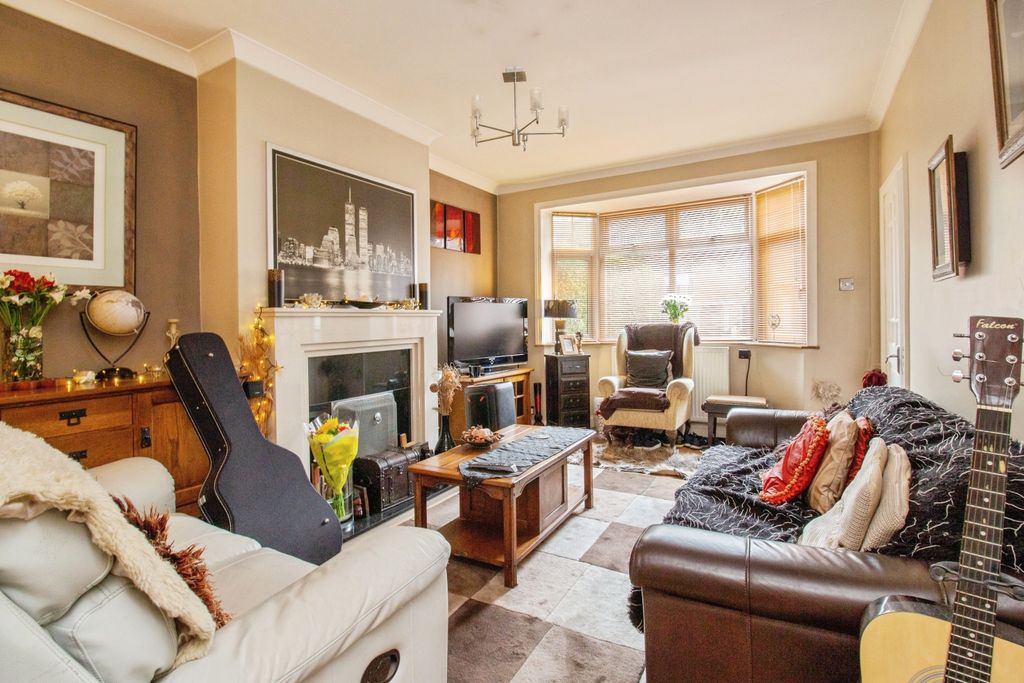 Property photo 2 of 16