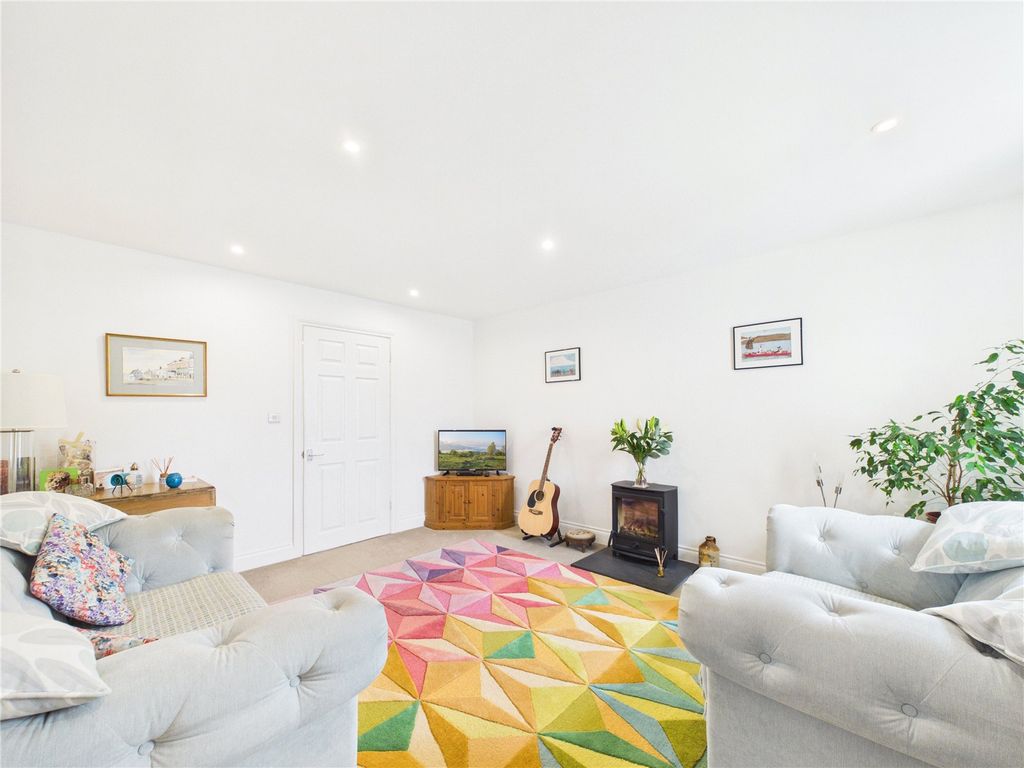 Property photo 2 of 17 Picture No. 03