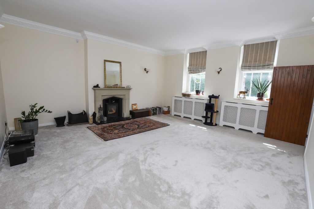 Property photo 2 of 25