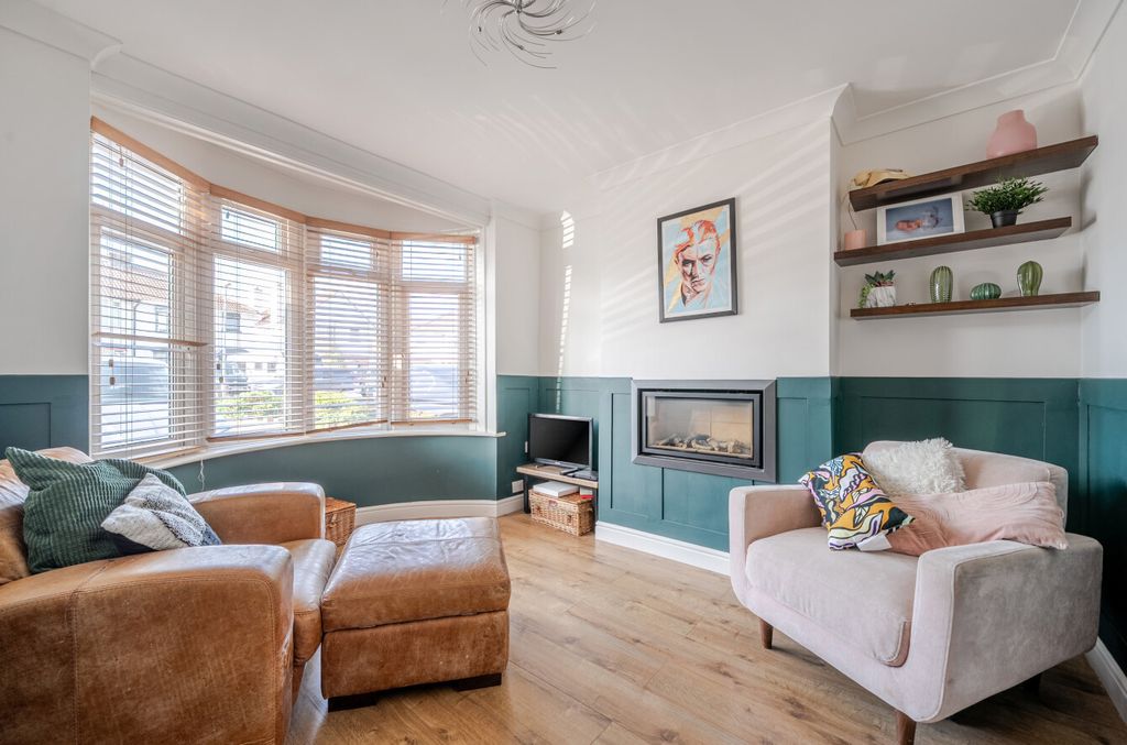 Property photo 2 of 22 1328379-22-6899E0...