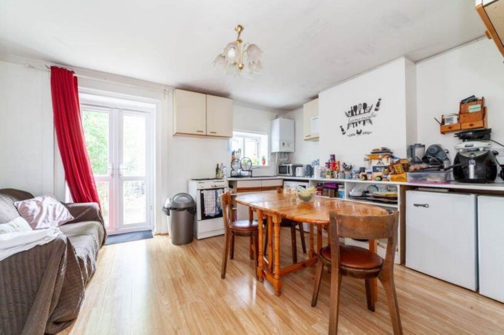 Property photo 1 of 4