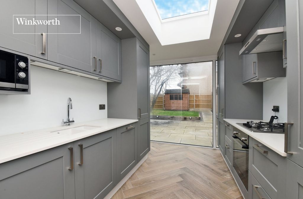 Property photo 3 of 17 Picture No. 04