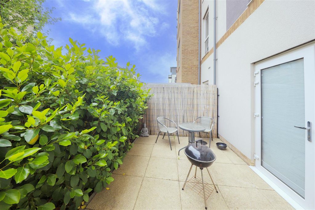 Property photo 2 of 9